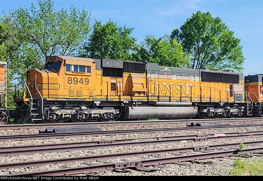 BNSF 8949